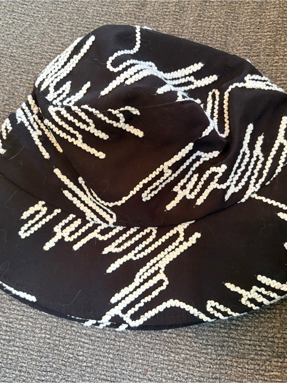 Prada Black Bucket Hat with White Zigzag Embellishment - Picture 2 of 2